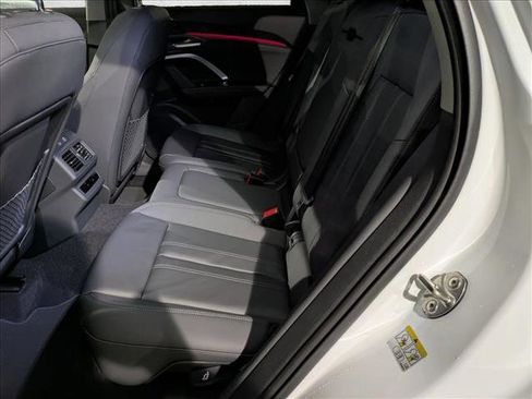 New 2025 Audi Q5 Premium image 17