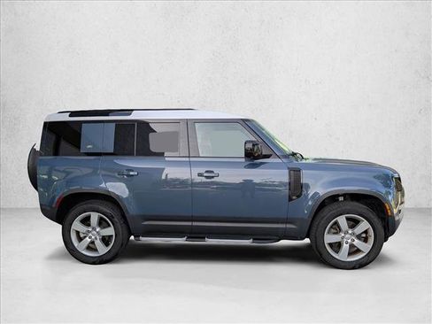 Used 2023 Land Rover Defender 110 S AWD/4WD image 4
