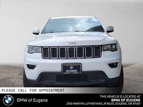 Used 2017 Jeep Grand Cherokee Laredo AWD/4WD image 8