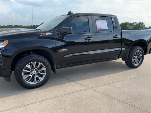 Used 2025 Chevrolet Silverado 1500 RST w/ Z71 Off-Road Package AWD/4WD image 5
