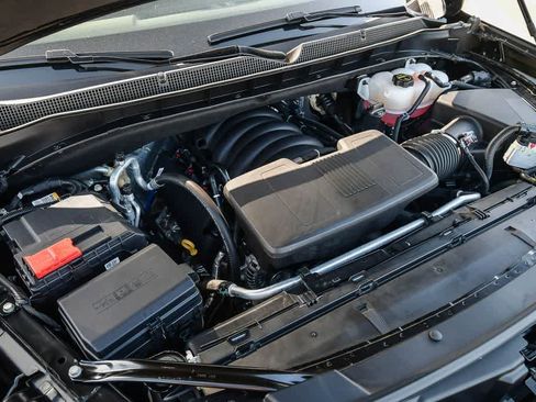 Used 2026 Chevrolet Suburban Premier RWD image 30