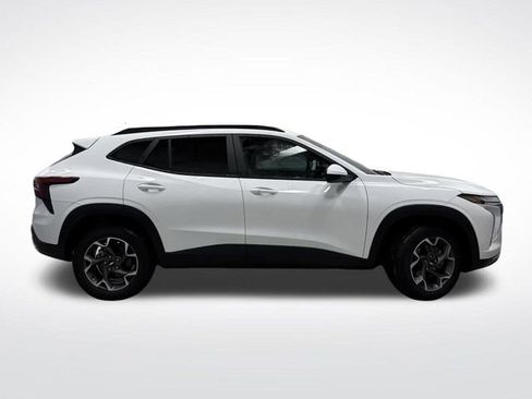 Used 2024 Chevrolet Trax LT w/ Driver Confidence Package image 2