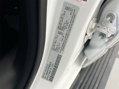 Used 2023 RAM 1500 Limited w/ Body Color Bumper Group image 29