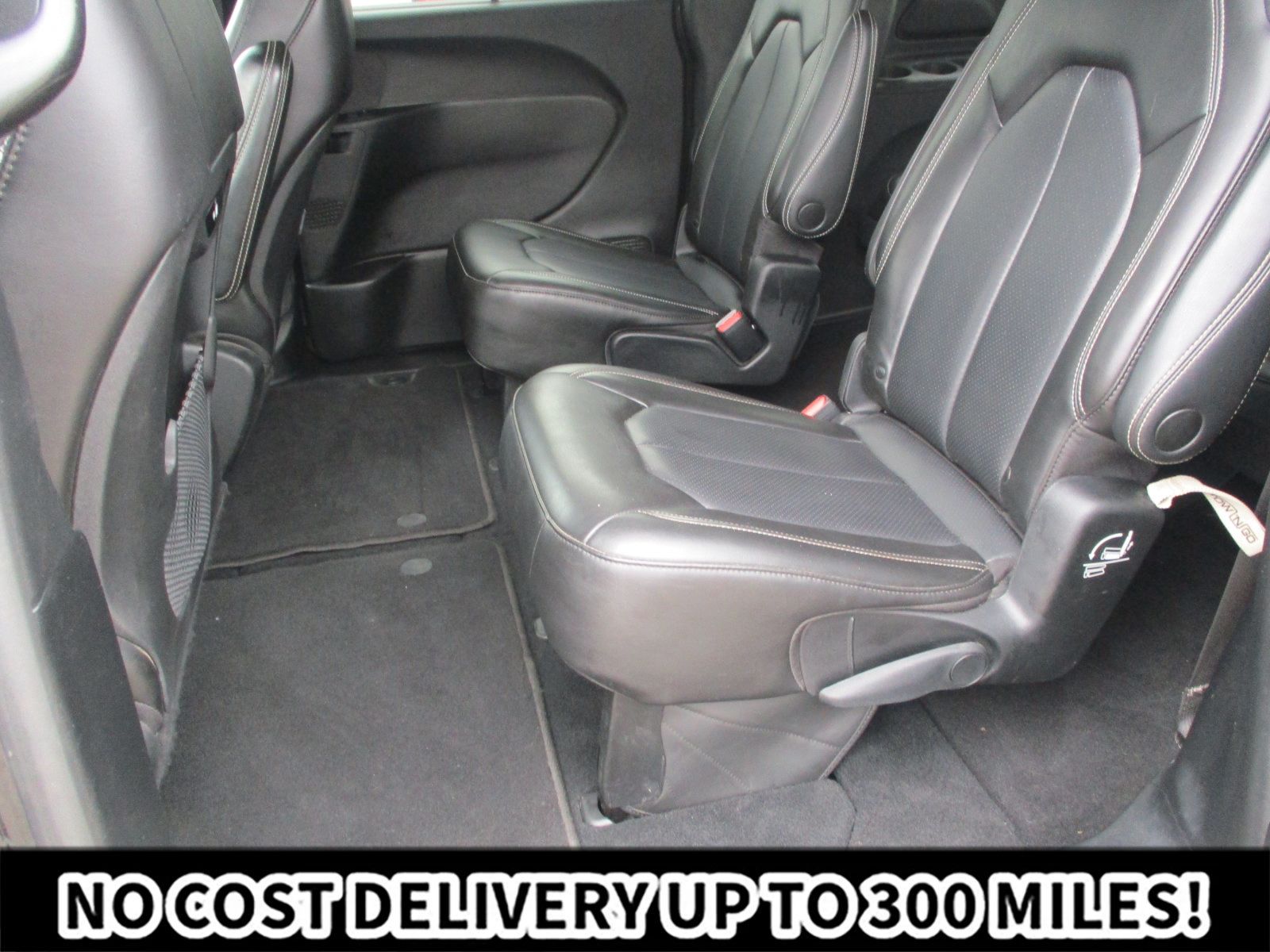 Used 2023 Chrysler Pacifica Touring-L w/ S Appearance Package FWD image 19