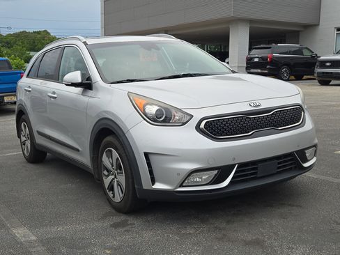 Used 2019 Kia Niro EX w/ EX Premium Package FWD image 3
