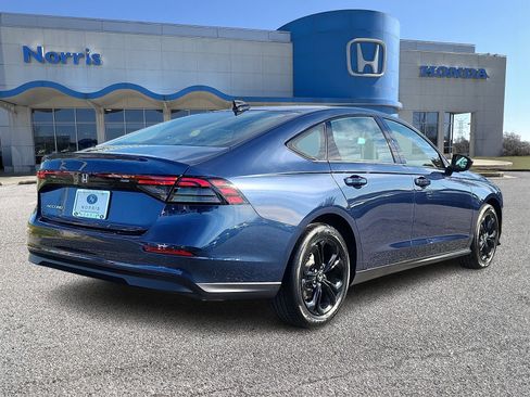 New 2025 Honda Accord SE image 4