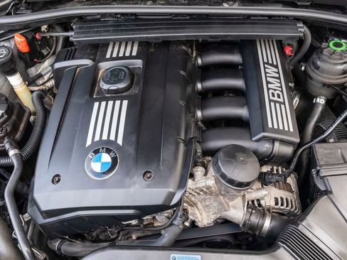 Used 2008 BMW 328i Convertible image 24