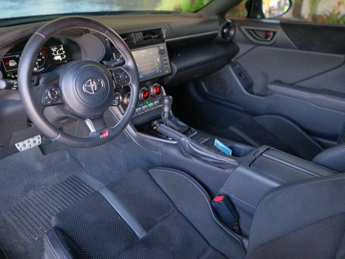Used 2023 Toyota GR86 Premium w/ ALL Weather Mat Package (TMS) RWD image 14