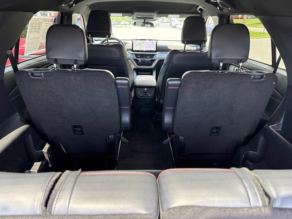 Used 2025 Ford Explorer ST-Line AWD/4WD image 12