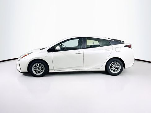 Used 2017 Toyota Prius Four w/ Premium Convenience Package FWD image 4