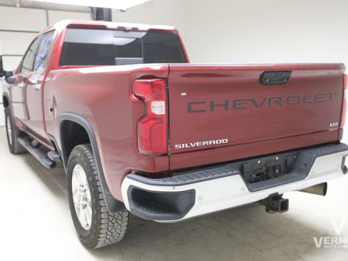 Used 2020 Chevrolet Silverado 2500 LTZ w/ LTZ Premium Package AWD/4WD image 2