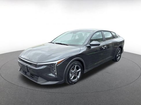 Used 2025 Kia K4 LXS image 7