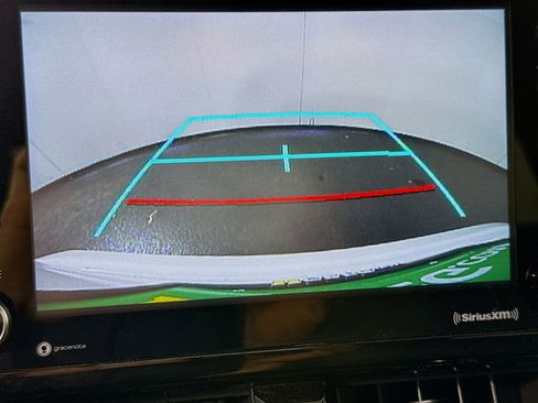 Used 2021 Toyota Corolla LE image 19