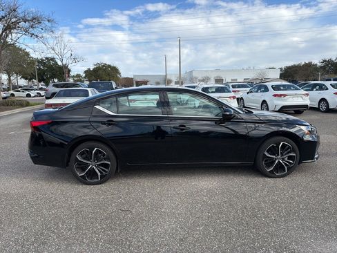 Used 2025 Nissan Altima 2.5 SR image 6