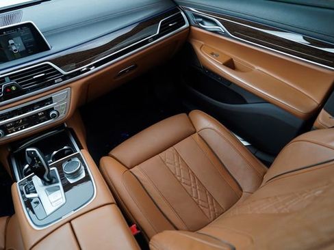 Used 2022 BMW 740i w/ M Sport Package RWD image 24