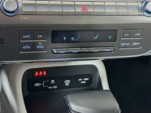 Used 2025 Hyundai Kona SEL FWD image 23
