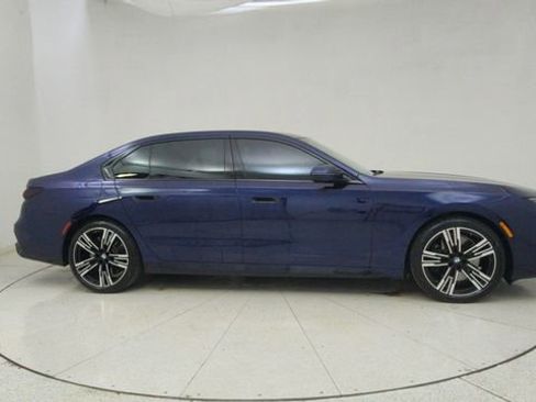 Used 2023 BMW 760i xDrive AWD/4WD image 64