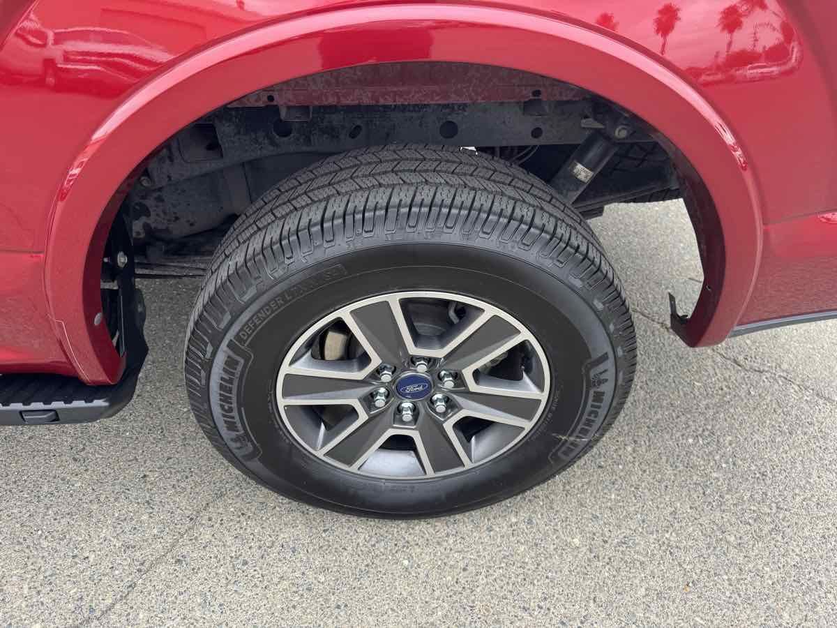 Used 2017 Ford F150 Lariat w/ Equipment Group 502A Luxury AWD/4WD image 40