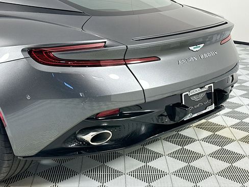 Used 2024 Aston Martin DB12 image 8
