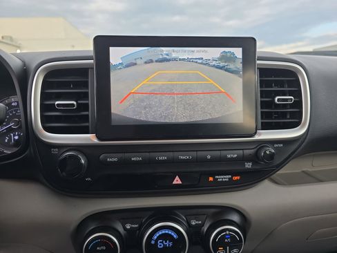 Used 2022 Hyundai Venue SEL w/ Cargo Package image 26