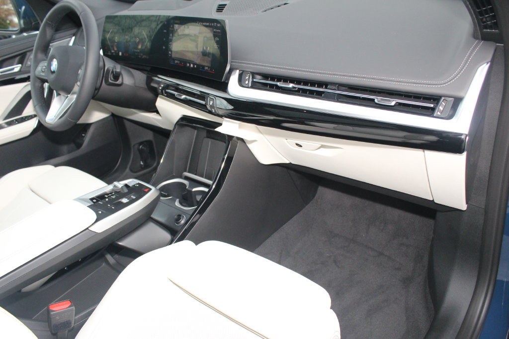 Used 2026 BMW X1 xDrive28i w/ Technology Package AWD/4WD image 23