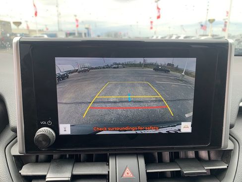Used 2025 Toyota RAV4 XLE AWD/4WD image 22