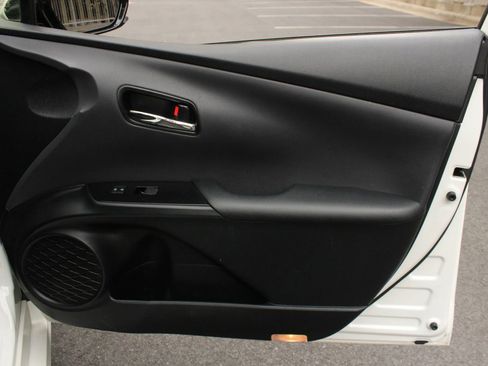 Used 2019 Toyota Prius LE w/ Carpet Mat Package FWD image 26