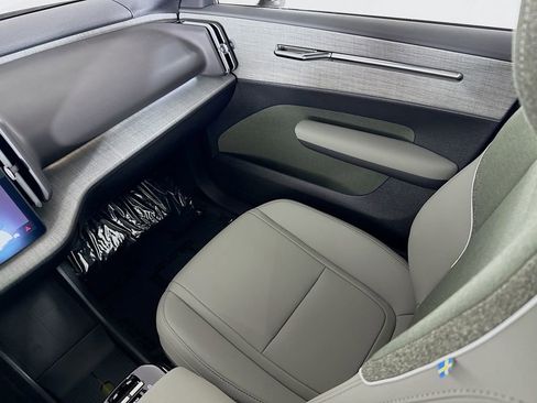 New 2026 Volvo EX30 Plus w/ Protection Package Premier image 23