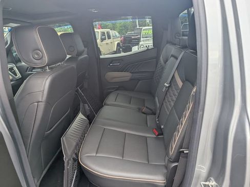 Used 2023 GMC Canyon Denali AWD/4WD image 12