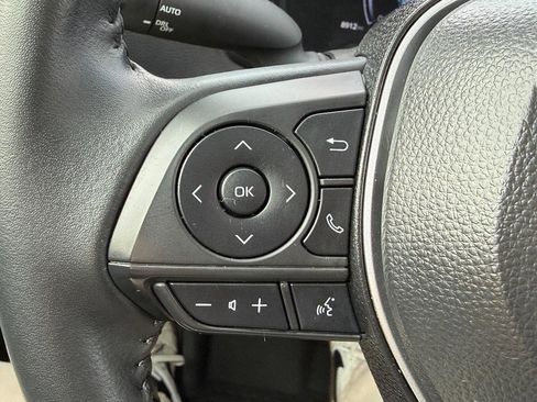 Certified 2025 Toyota Corolla SE image 19