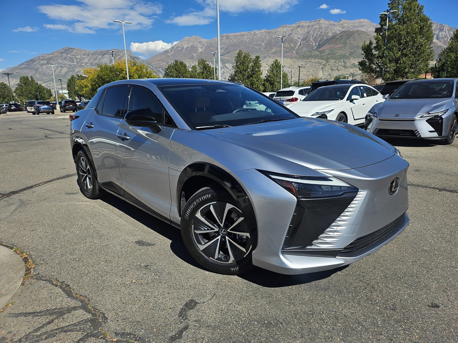 Used 2023 Lexus RZ 450e Premium w/ Technology Package AWD/4WD image 3