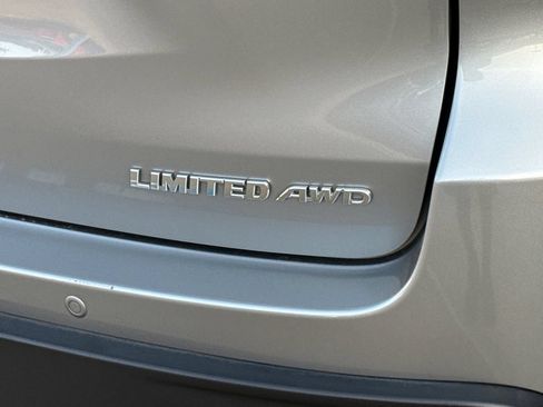 Used 2016 Toyota Highlander Limited AWD/4WD image 9