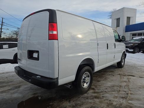 Used 2025 Chevrolet Express 2500 w/ Driver Convenience Package image 7