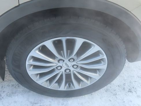 Used 2017 Lincoln MKX Select w/ Lincoln MKX Climate Package image 14