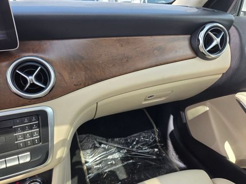 Used 2019 Mercedes-Benz GLA 250 w/ Premium Package image 28
