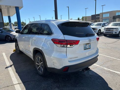 Used 2017 Toyota Highlander XLE FWD image 10