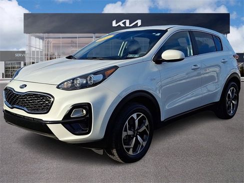 Certified 2022 Kia Sportage LX image 3