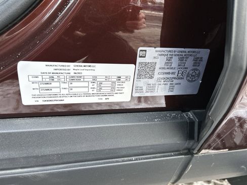 Used 2023 Chevrolet Suburban Z71 w/ Luxury Package image 28