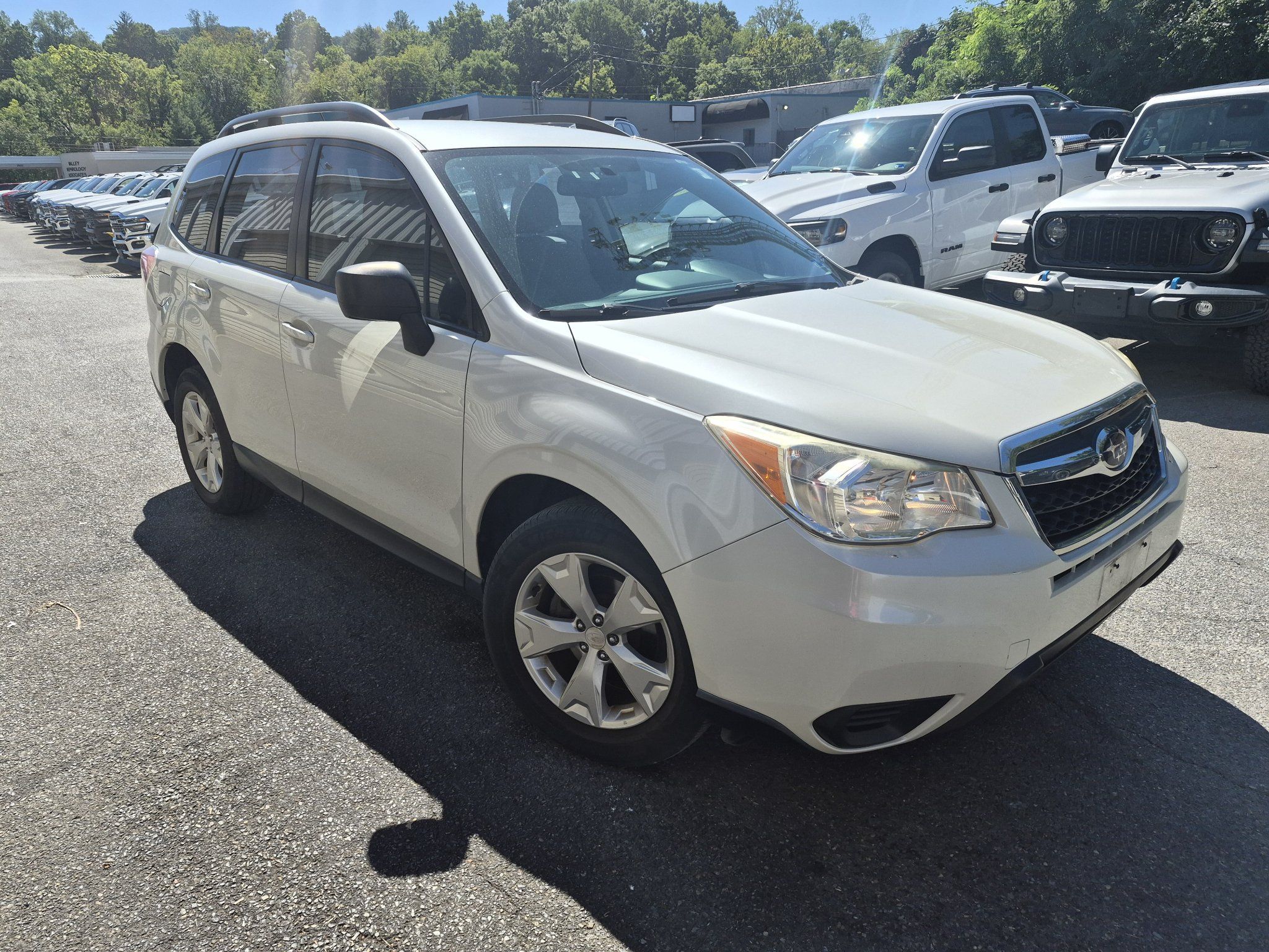 Used 2015 Subaru Forester 2.5i w/ Alloy Wheel Package AWD/4WD image 2