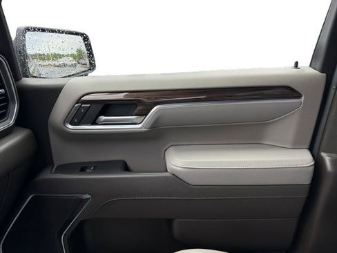 Used 2025 Chevrolet Silverado 1500 LT AWD/4WD image 26
