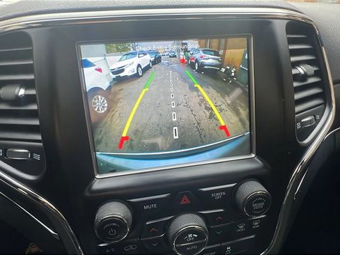 Used 2018 Jeep Grand Cherokee Limited w/ Luxury Group II image 20