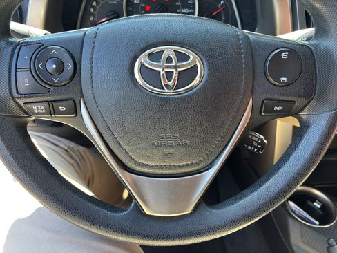 Used 2013 Toyota RAV4 LE FWD image 6