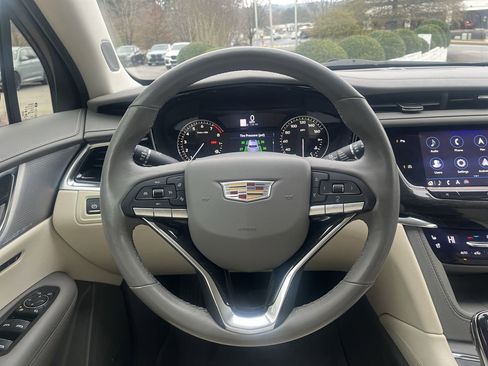Used 2020 Cadillac XT6 Premium Luxury image 21
