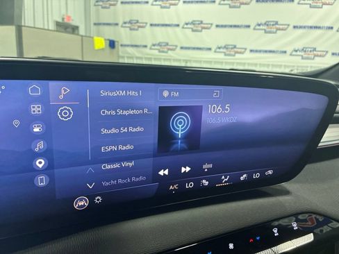 Used 2026 Buick Enclave Preferred AWD/4WD image 27