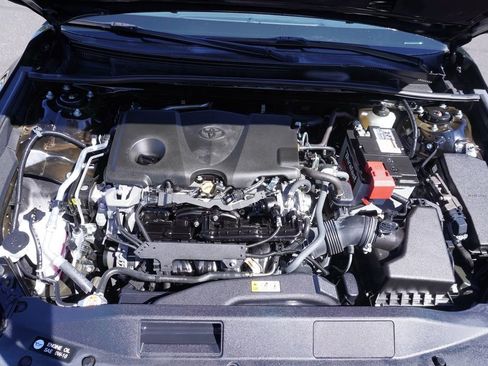 Used 2022 Toyota Camry LE image 7