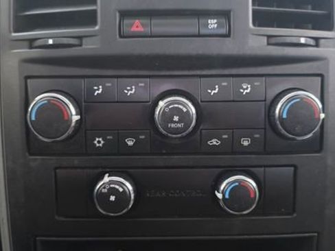 Used 2008 Chrysler Town & Country LX image 18