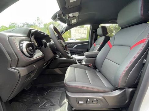 New 2025 Chevrolet Colorado Z71 w/ Technology Package AWD/4WD image 17