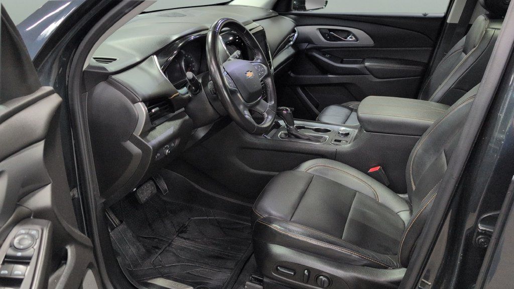 Used 2019 Chevrolet Traverse LT w/ LPO, Black Accent Package AWD/4WD image 8