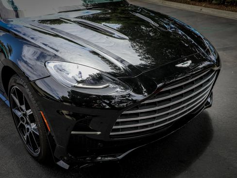 Used 2023 Aston Martin DBX 707 AWD/4WD image 9