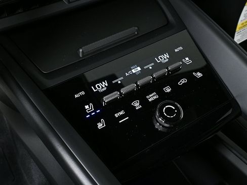 New 2025 Porsche Macan 4S Electric image 20